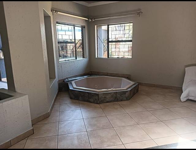 3 BEDROOM HOUSE FOR SALE IN SUNWARD PARK